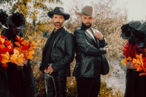 Carin León Talks New No. 1 With Alejandro Fernández ‘Me Está Doliendo’